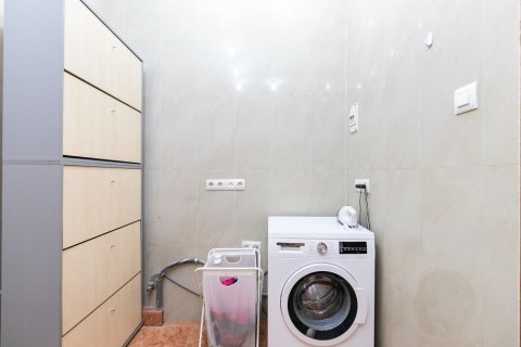 Купить квартиру в Барселона, Испания с 4 комнаты, № 1386 - фото 28