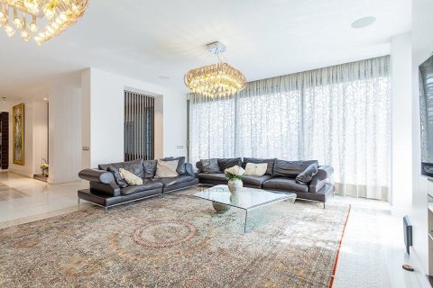 Купить дом в Пладжа-де-Аро, Испания с 5 комнат, 1050м², № 1384 - фото 6