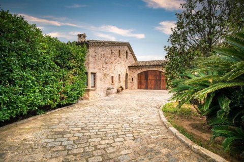 Купить дом в С'Агаро, Испания 4м², № 1382 - фото 2