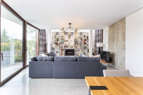 Купить дом в Сан-Кугат-дель-Вальес, Испания с 6 комнат, № 1457 - фото 6