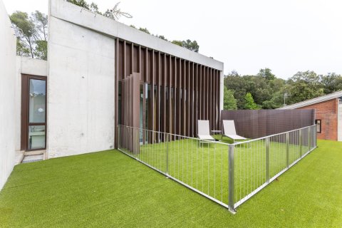 Купить дом в Сан-Кугат-дель-Вальес, Испания с 6 комнат, № 1457 - фото 4