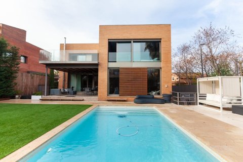 Дом с 5 спальнями в Сан-Кугат-дель-Вальесе, Барселона, Каталония, Испания № 1456