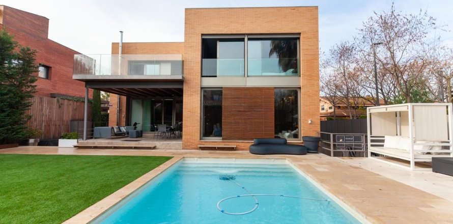 Дом с 5 спальнями в Сан-Кугат-дель-Вальесе, Барселона, Каталония, Испания № 1456