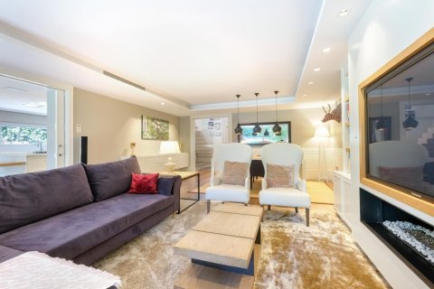 Купить дом в Сан-Кугат-дель-Вальес, Испания с 7 комнат, № 1454 - фото 3