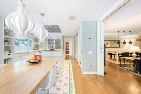 Купить дом в Сан-Кугат-дель-Вальес, Испания с 7 комнат, № 1454 - фото 4