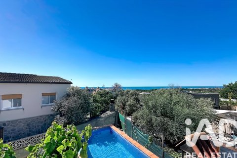 4 bedrooms apartment for sale in Vilanova i la Geltru, Barcelona, Catalonia, Spain № 7400