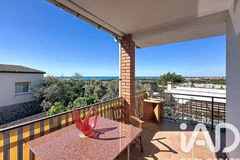 4 bedrooms apartment for sale in Vilanova i la Geltru, Barcelona, Catalonia, Spain № 7400 - photo 9