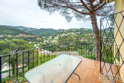 Купить виллу в Льорет-де-Мар, Испания с 7 спален, 260м², № 3098 - фото 20