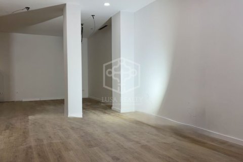 Купить квартиру в Жирона, Испания с 3 спальни, 140м², № 3101 - фото 5