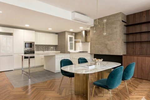 4 bedrooms apartment for sale in Barcelona, Catalonia, Spain № 7135