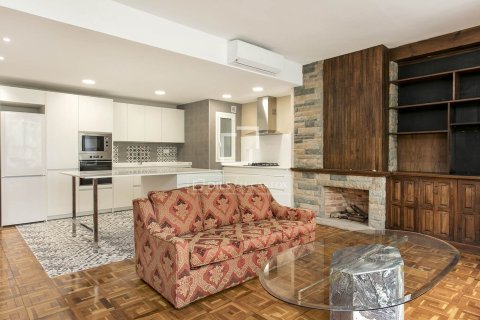 4 bedrooms apartment for sale in Barcelona, Catalonia, Spain № 7135 - photo 26