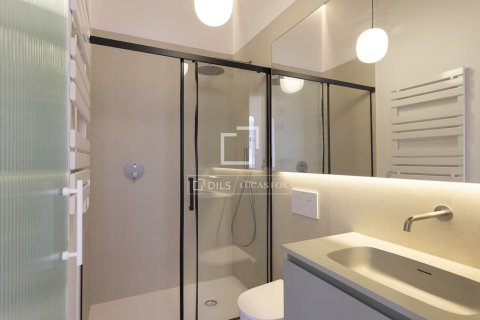 2 bedrooms apartment for sale in Barcelona, Catalonia, Spain № 7137 - photo 12