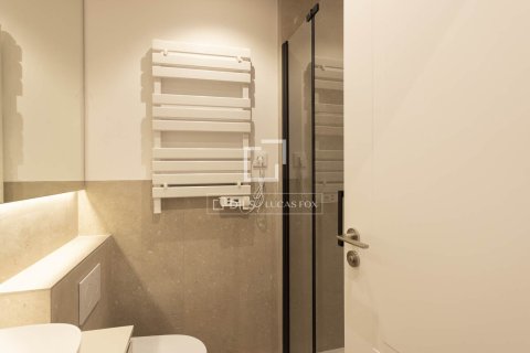 2 bedrooms apartment for sale in Barcelona, Catalonia, Spain № 7137 - photo 9