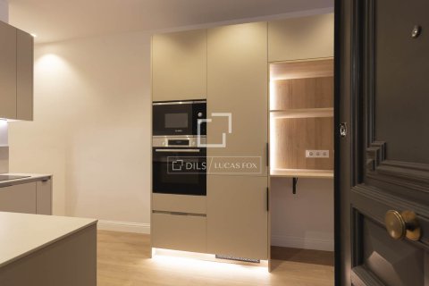 2 bedrooms apartment for sale in Barcelona, Catalonia, Spain № 7137 - photo 22