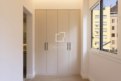 2 bedrooms apartment for sale in Barcelona, Catalonia, Spain № 7137 - photo 16