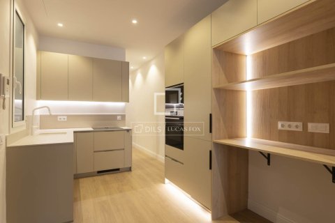 2 bedrooms apartment for sale in Barcelona, Catalonia, Spain № 7137 - photo 25