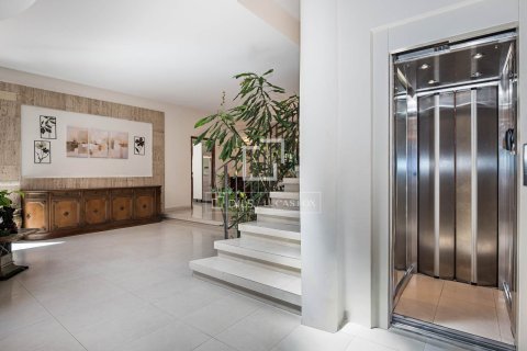 Villa de 5 dormitorios en venta en Valldoreix, Barcelona, Cataluña, Spain № 7138 - foto 19