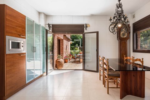 Villa de 5 dormitorios en venta en Valldoreix, Barcelona, Cataluña, Spain № 7138 - foto 2