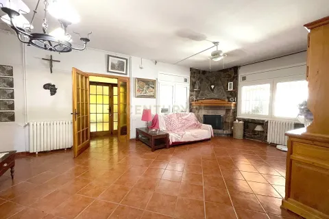 Сasa de 5 dormitorios en venta en Terrassa, Barcelona, Cataluña, Spain № 6960 - foto 30