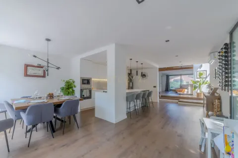 Сasa de 7 dormitorios en venta en Sant Cugat del Vallès, Barcelona, Cataluña, Spain № 6957 - foto 28