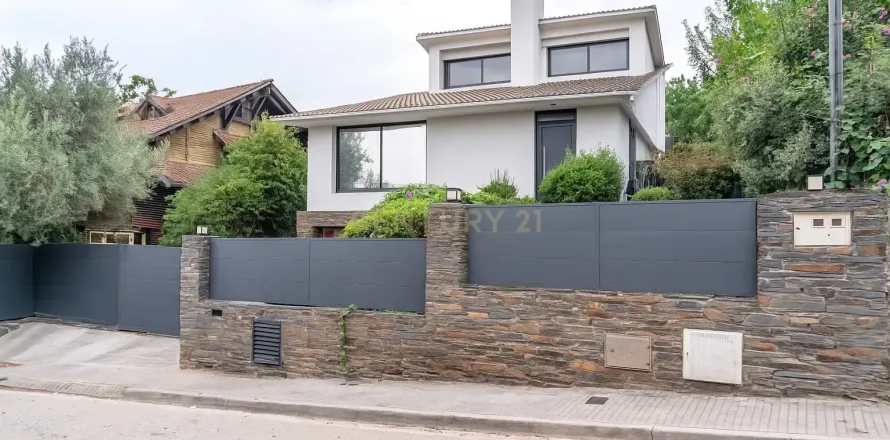 Сasa de 7 dormitorios en venta en Sant Cugat del Vallès, Barcelona, Cataluña, Spain № 6957