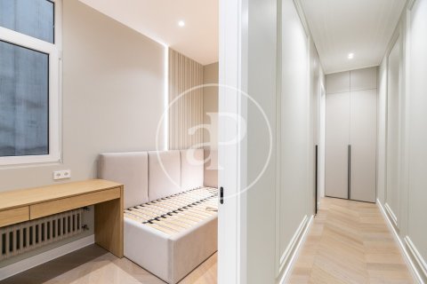 Купить квартиру в Эшампле, Испания с 3 спальни, 125м², № 2441 - фото 25