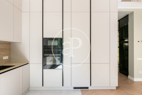 Купить квартиру в Эшампле, Испания с 3 спальни, 125м², № 2441 - фото 11