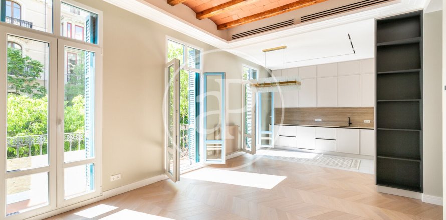 Квартира с 3 спальнями в Эшампле, Барселона, Каталония, Испания № 2441