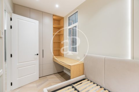 Купить квартиру в Эшампле, Испания с 3 спальни, 125м², № 2441 - фото 27