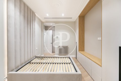 Купить квартиру в Эшампле, Испания с 3 спальни, 125м², № 2441 - фото 15