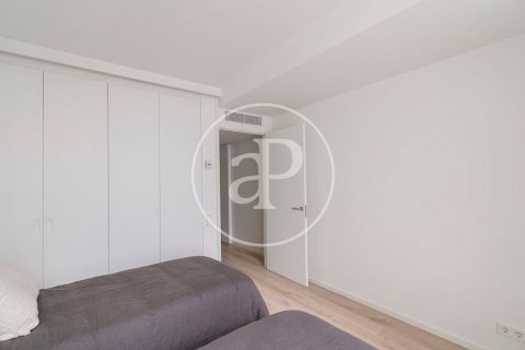 Купить квартиру в Старый город, Барселона, Испания с 2 спальни, 117м², № 2440 - фото 11