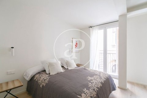 Купить квартиру в Старый город, Барселона, Испания с 2 спальни, 117м², № 2440 - фото 7