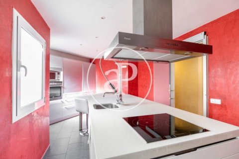 Купить квартиру в Эшампле, Испания с 5 спален, 246м², № 2442 - фото 7