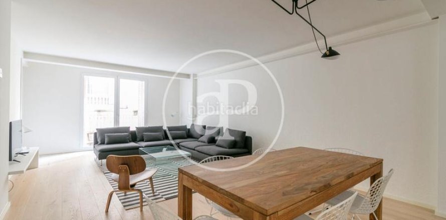 Квартира с 2 спальнями в Старый городе, Барселона, Каталония, Испания № 2439