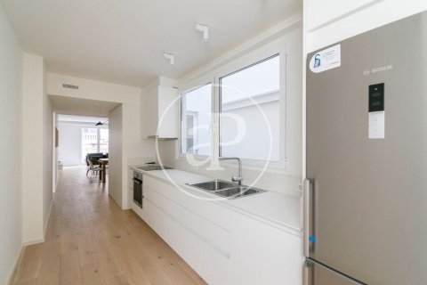 Купить квартиру в Старый город, Барселона, Испания с 2 спальни, 117м², № 2438 - фото 7