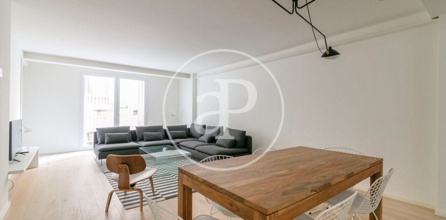 Квартира с 2 спальнями в Старый городе, Барселона, Каталония, Испания № 2438