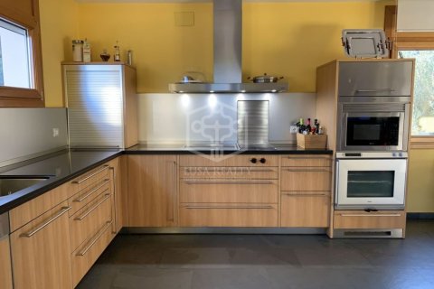 Купить виллу в Кастельдефельс, Испания с 6 спален, 640м², № 926 - фото 17