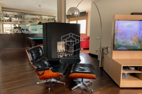 Купить виллу в Кастельдефельс, Испания с 6 спален, 640м², № 926 - фото 13