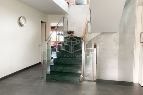 Купить виллу в Кастельдефельс, Испания с 6 спален, 640м², № 926 - фото 27