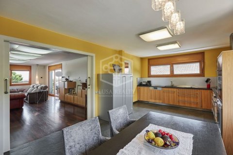 Купить виллу в Кастельдефельс, Испания с 6 спален, 640м², № 926 - фото 16