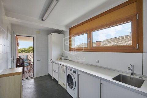 Купить виллу в Кастельдефельс, Испания с 6 спален, 640м², № 926 - фото 20