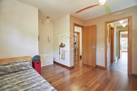 Купить виллу в Кастельдефельс, Испания с 6 спален, 640м², № 926 - фото 23