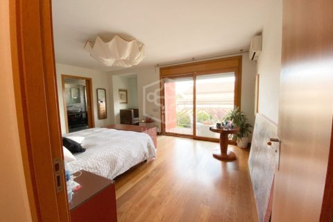 Купить виллу в Кастельдефельс, Испания с 6 спален, 640м², № 926 - фото 22