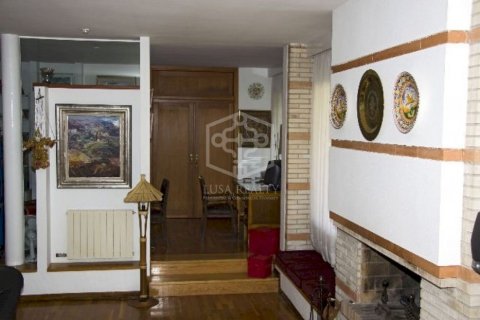 Купить виллу в Кабрильс, Испания с 6 спален, 700м², № 924 - фото 10