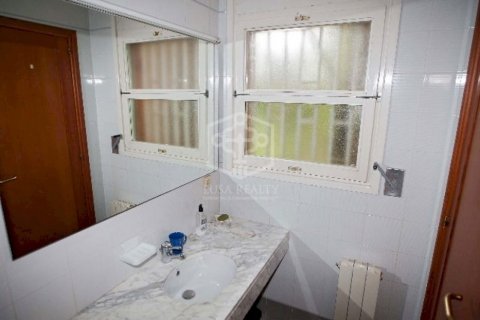 Купить виллу в Кабрильс, Испания с 6 спален, 700м², № 924 - фото 8