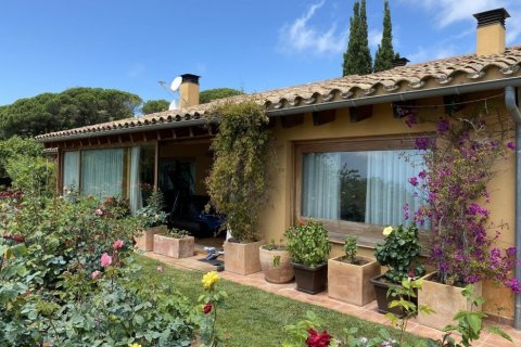 Купить виллу в Сан-Андреу-де-Льяванерес, Испания с 3 спальни, 350м², № 925 - фото 3