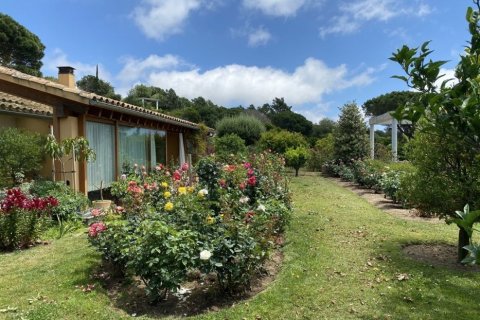 Купить виллу в Сан-Андреу-де-Льяванерес, Испания с 3 спальни, 350м², № 925 - фото 6