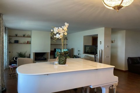 Купить виллу в Сан-Андреу-де-Льяванерес, Испания с 3 спальни, 350м², № 925 - фото 15