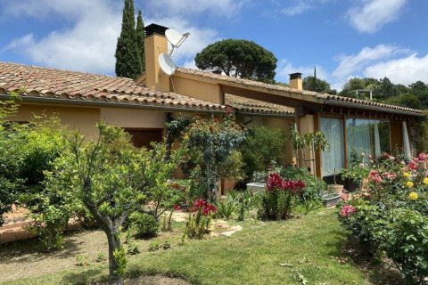 Купить виллу в Сан-Андреу-де-Льяванерес, Испания с 3 спальни, 350м², № 925 - фото 5