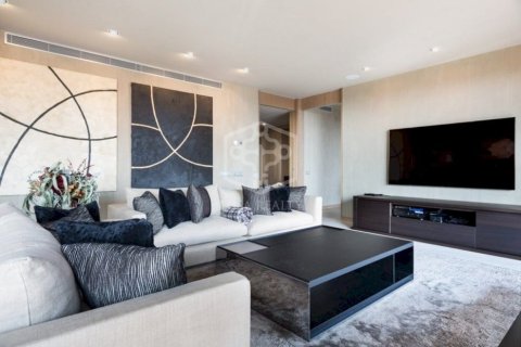 Купить квартиру в Барселона, Испания с 4 спальни, 240м², № 922 - фото 3